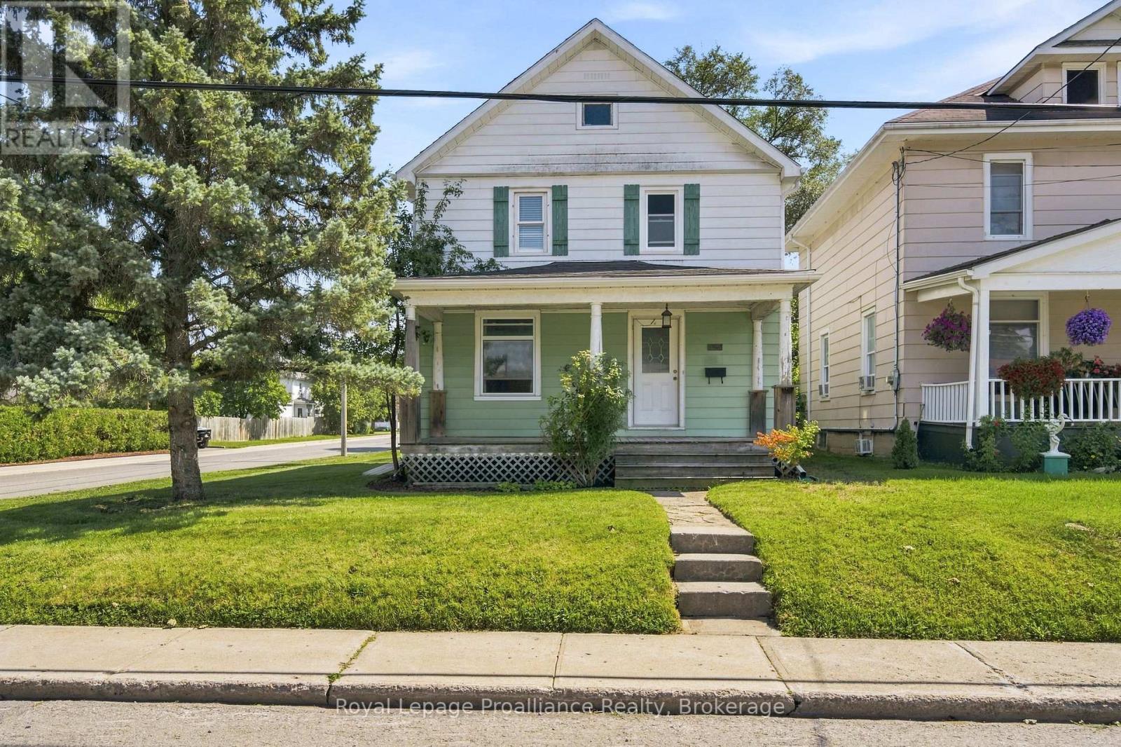 135 Mcgill Street, Quinte West, Ontario  K8V 3K3 - Photo 2 - X13721206
