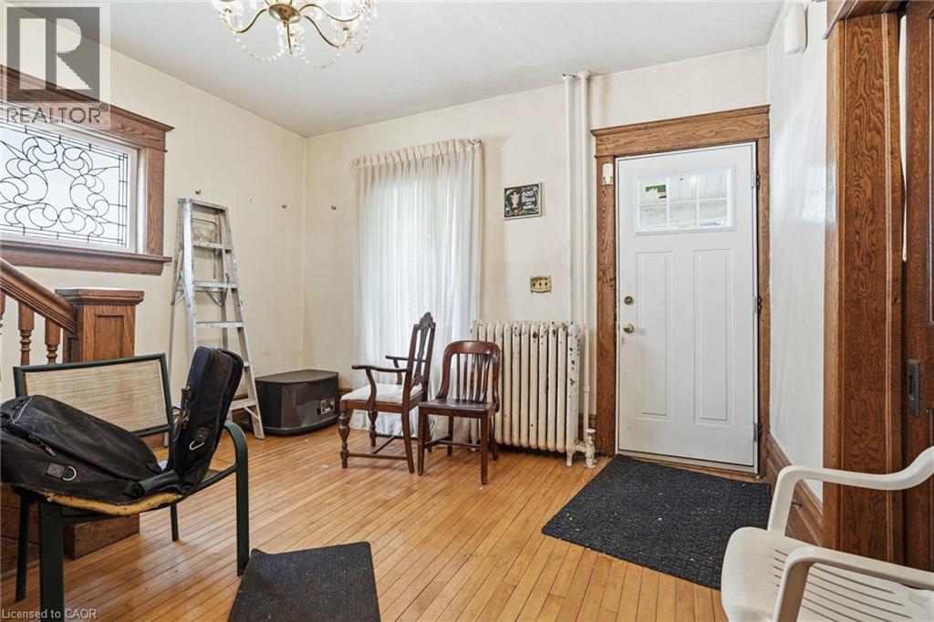 83 Burgar Street, Welland, Ontario  L3B 2S9 - Photo 10 - 40857725