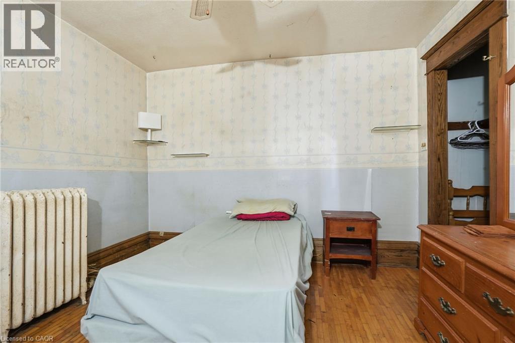 83 Burgar Street, Welland, Ontario  L3B 2S9 - Photo 12 - 40857725