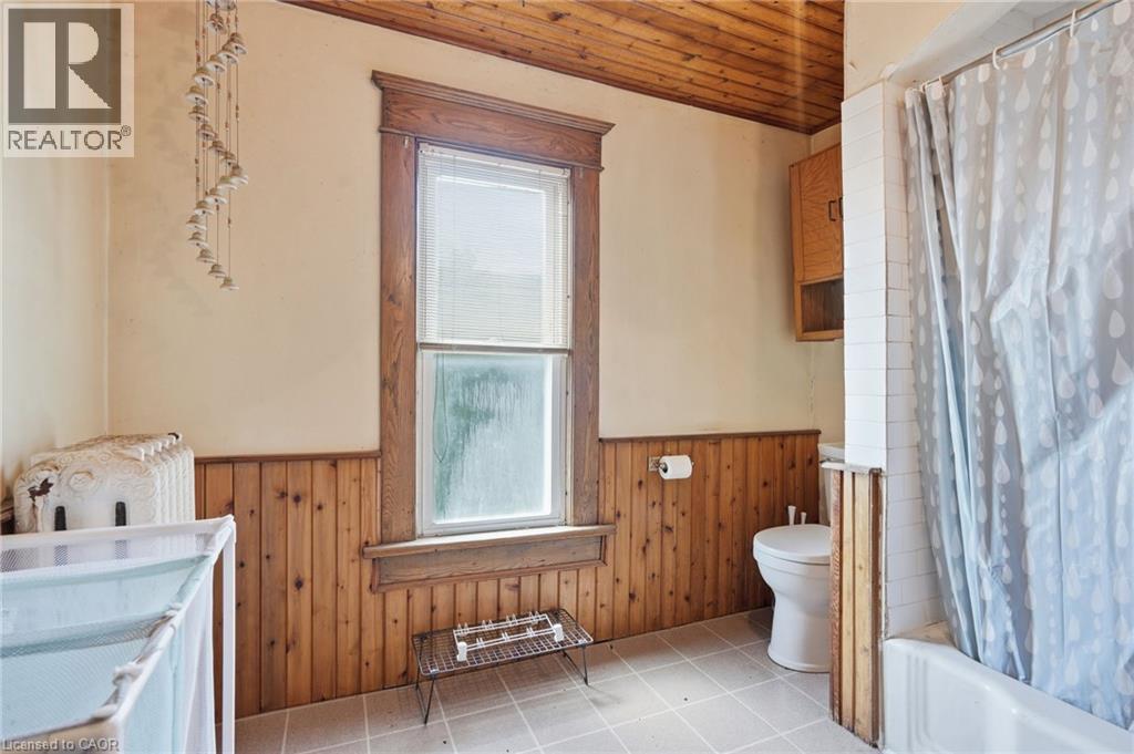 83 Burgar Street, Welland, Ontario  L3B 2S9 - Photo 16 - 40857725