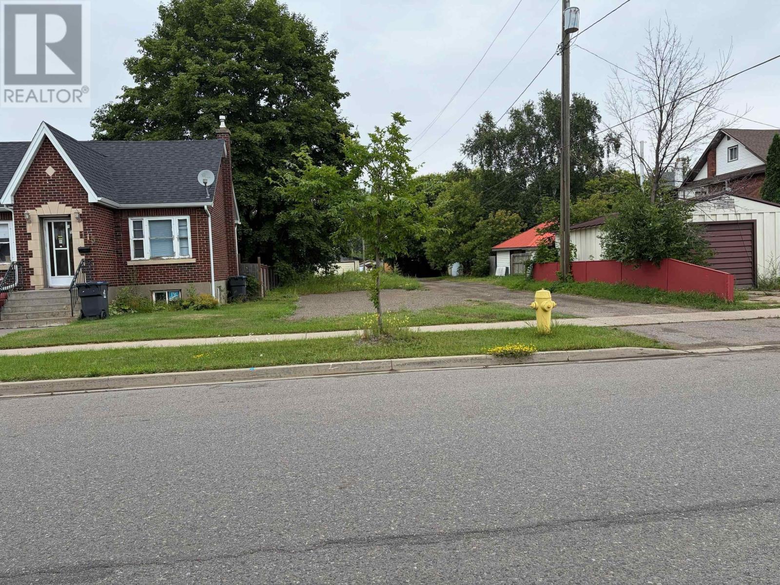 113 Amelia ST W, Thunder Bay, Ontario