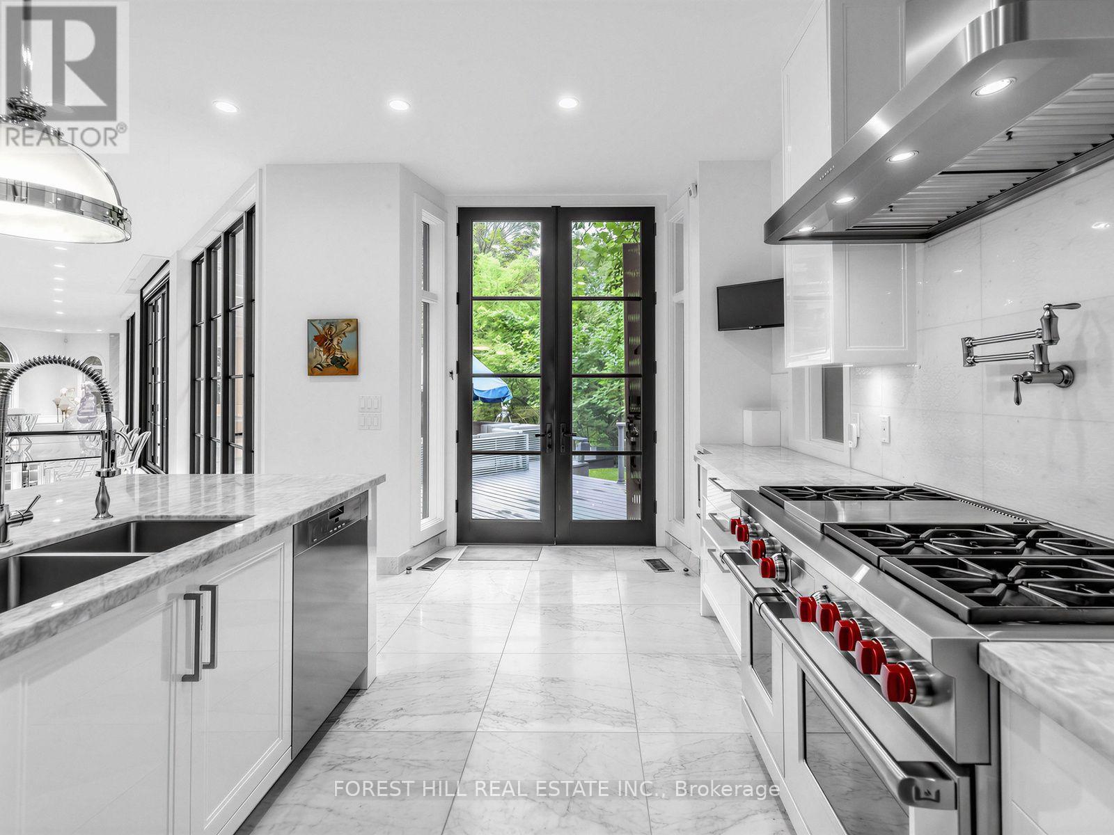 55 Strathearn Boulevard, Toronto, Ontario  M5P 3M3 - Photo 16 - C13721142
