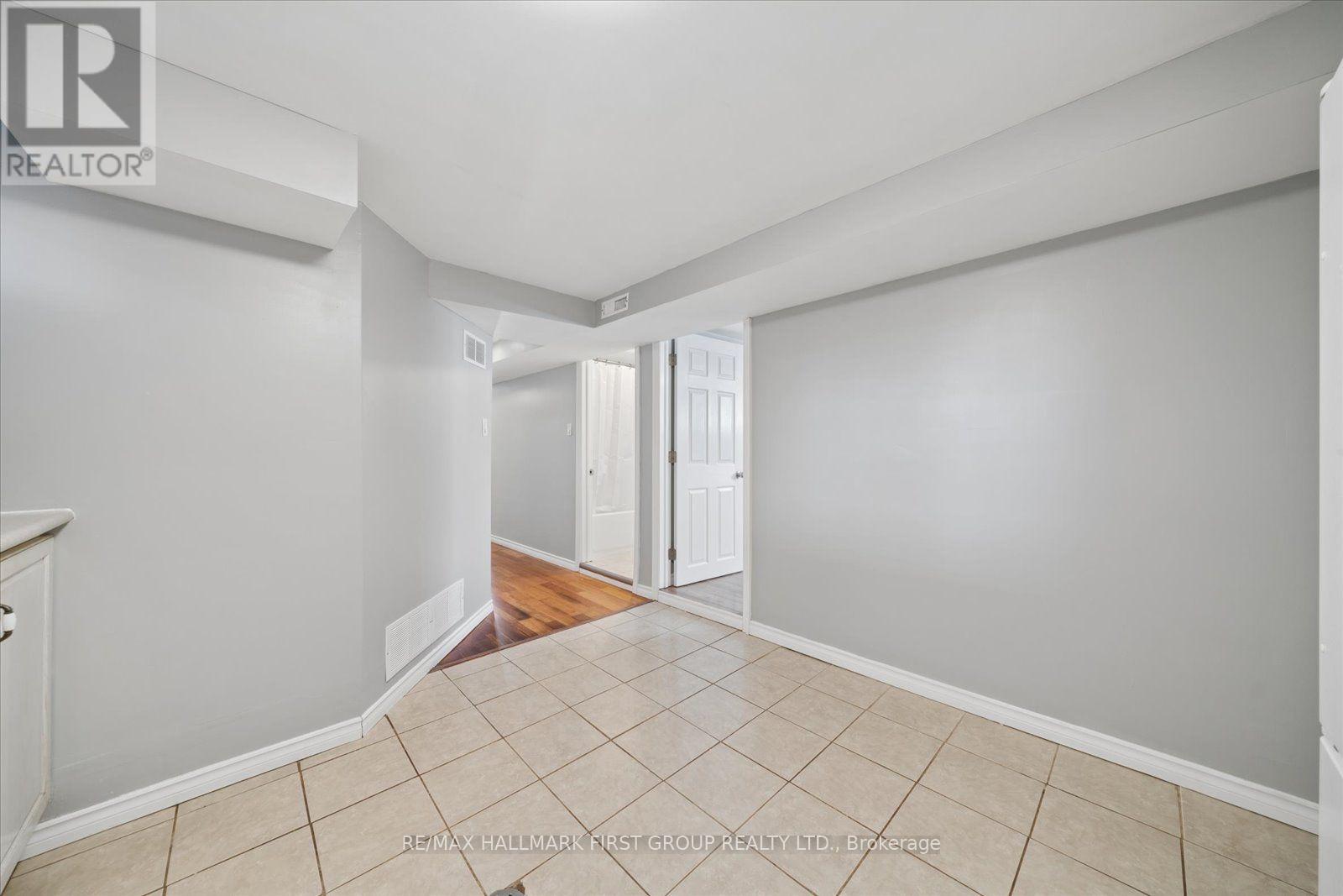 531 Harmony Road S, Oshawa, Ontario  L1H 6V4 - Photo 10 - E13721216