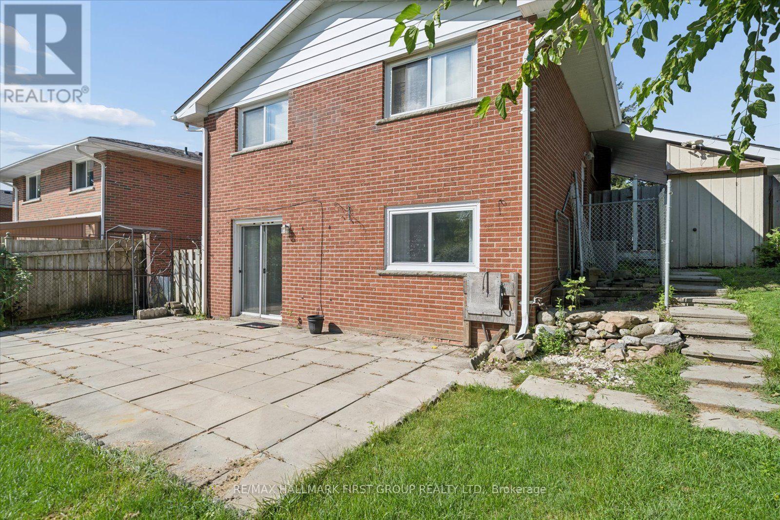 531 Harmony Road S, Oshawa, Ontario  L1H 6V4 - Photo 2 - E13721216