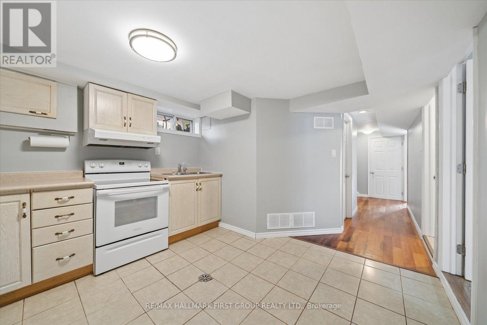 531 Harmony Road S, Oshawa, Ontario  L1H 6V4 - Photo 9 - E13721216