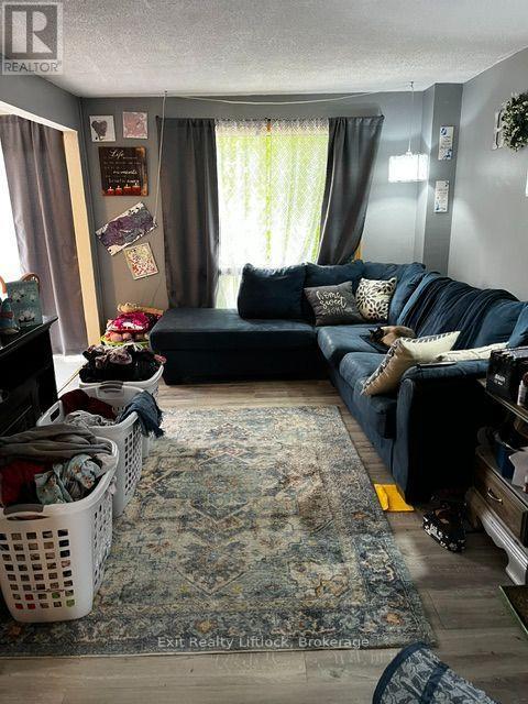 2131 Walker Avenue, Peterborough, Ontario  K9L 1T6 - Photo 4 - X13678186