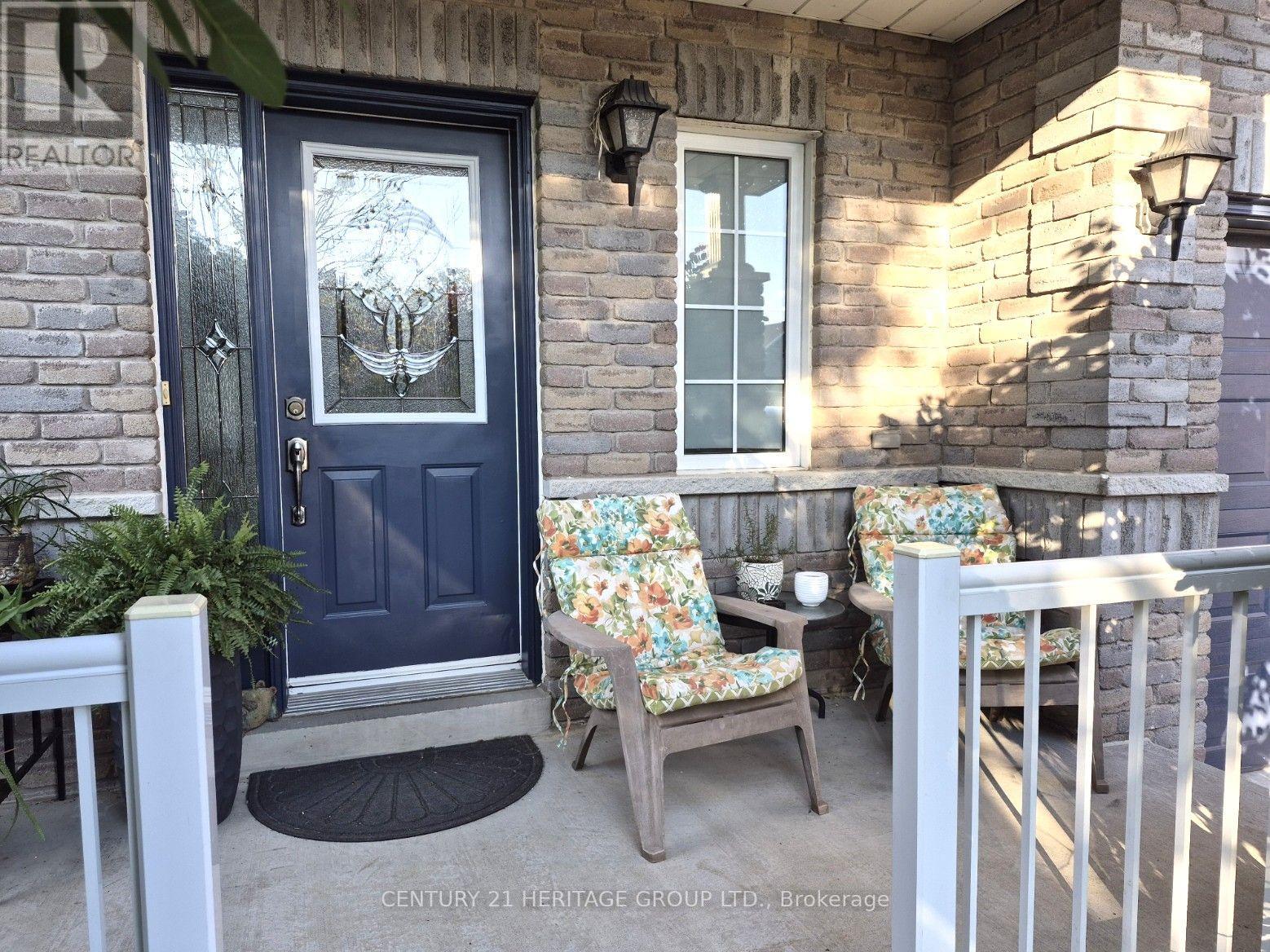 18 Yorktown Place, Georgina, Ontario  L4P 0A4 - Photo 2 - N13721144