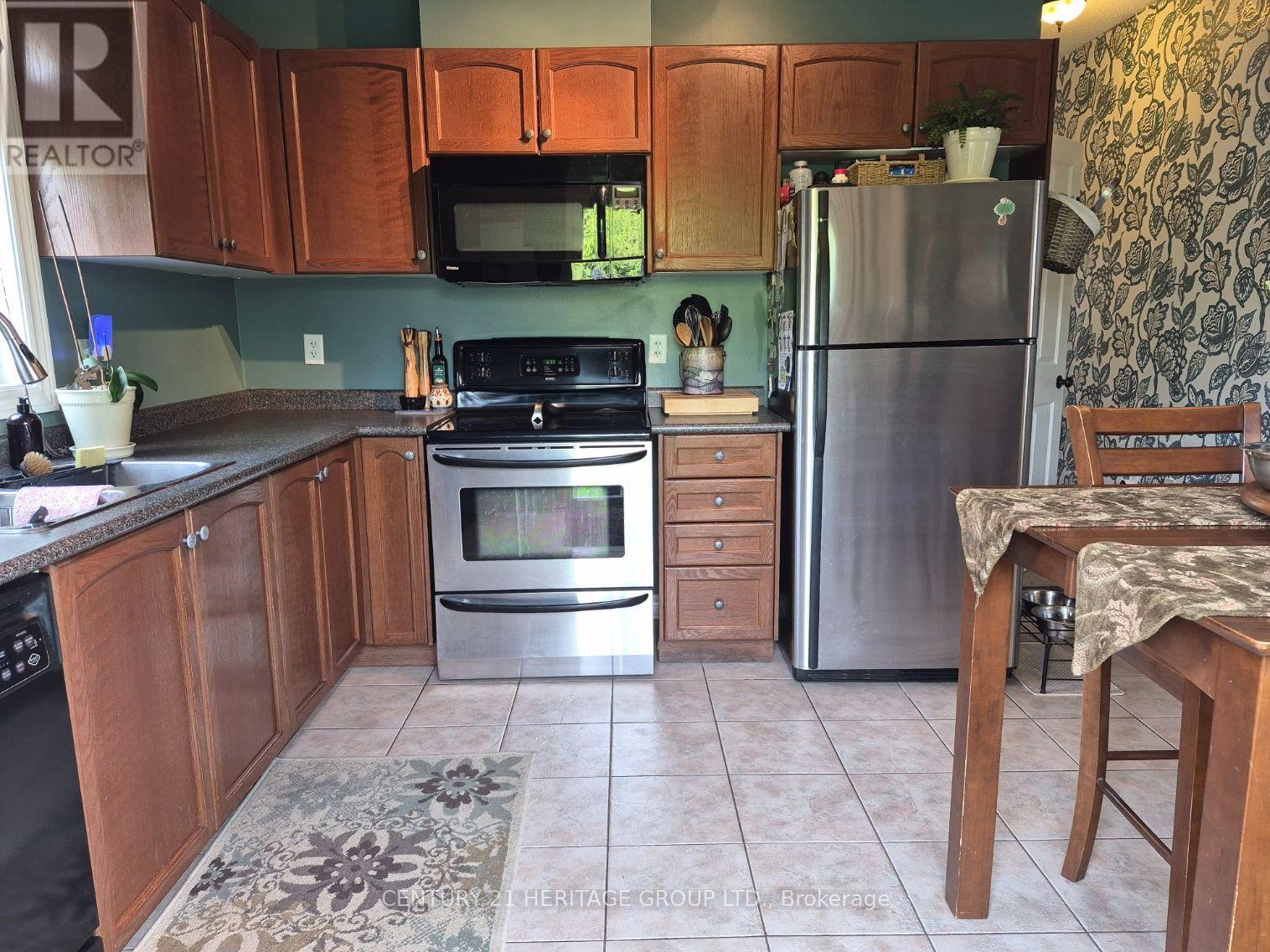18 Yorktown Place, Georgina, Ontario  L4P 0A4 - Photo 7 - N13721144