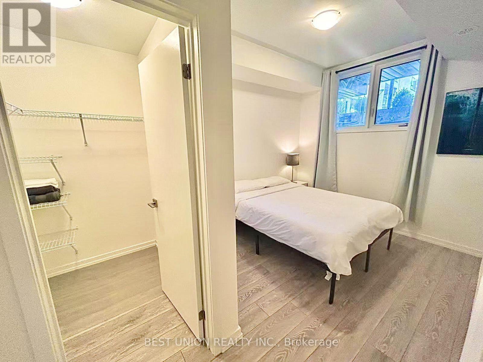 20 - 22 Lytham Green Circle, Newmarket, Ontario  L3Y 0H3 - Photo 12 - N13721228