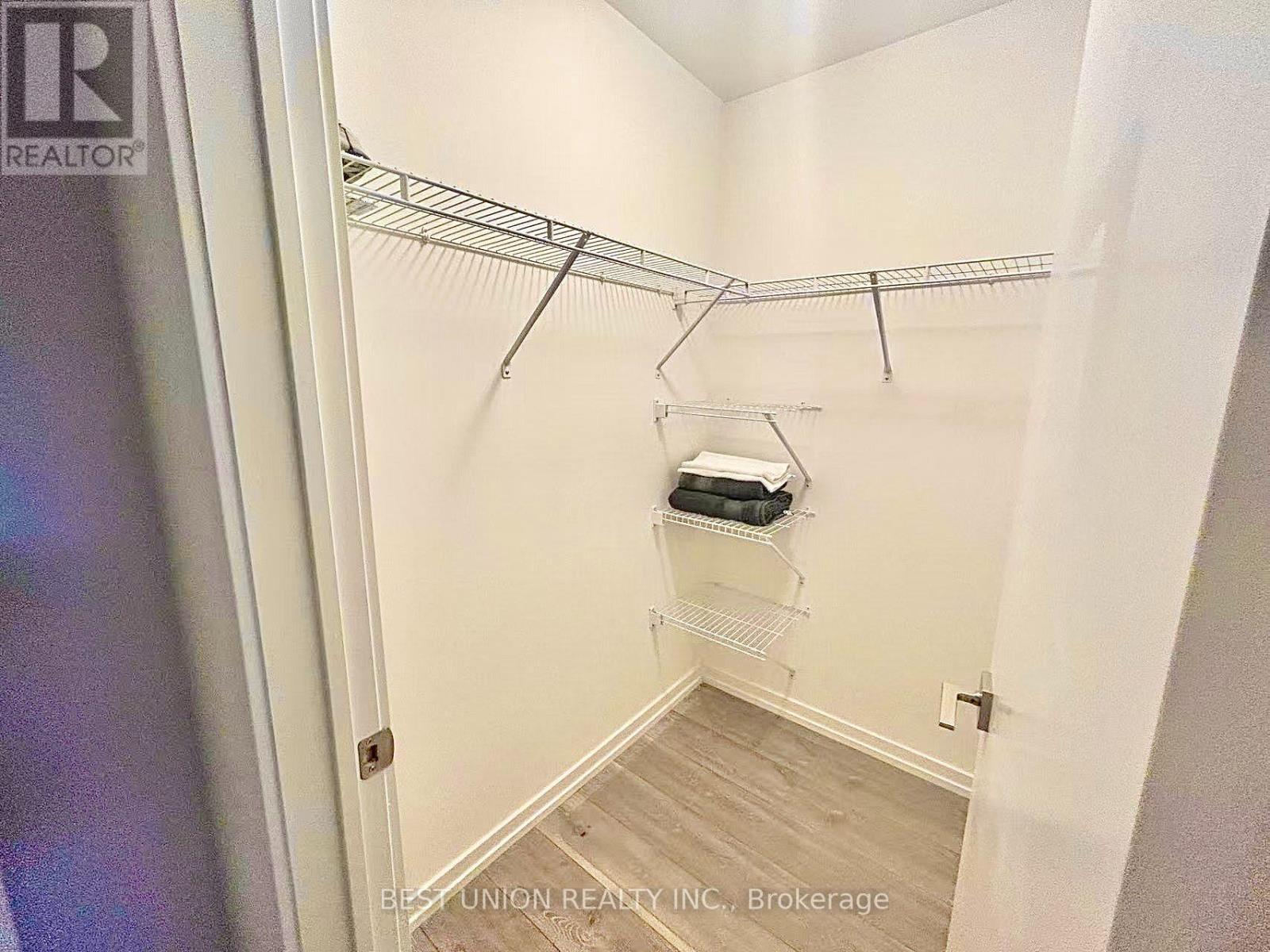20 - 22 Lytham Green Circle, Newmarket, Ontario  L3Y 0H3 - Photo 14 - N13721228
