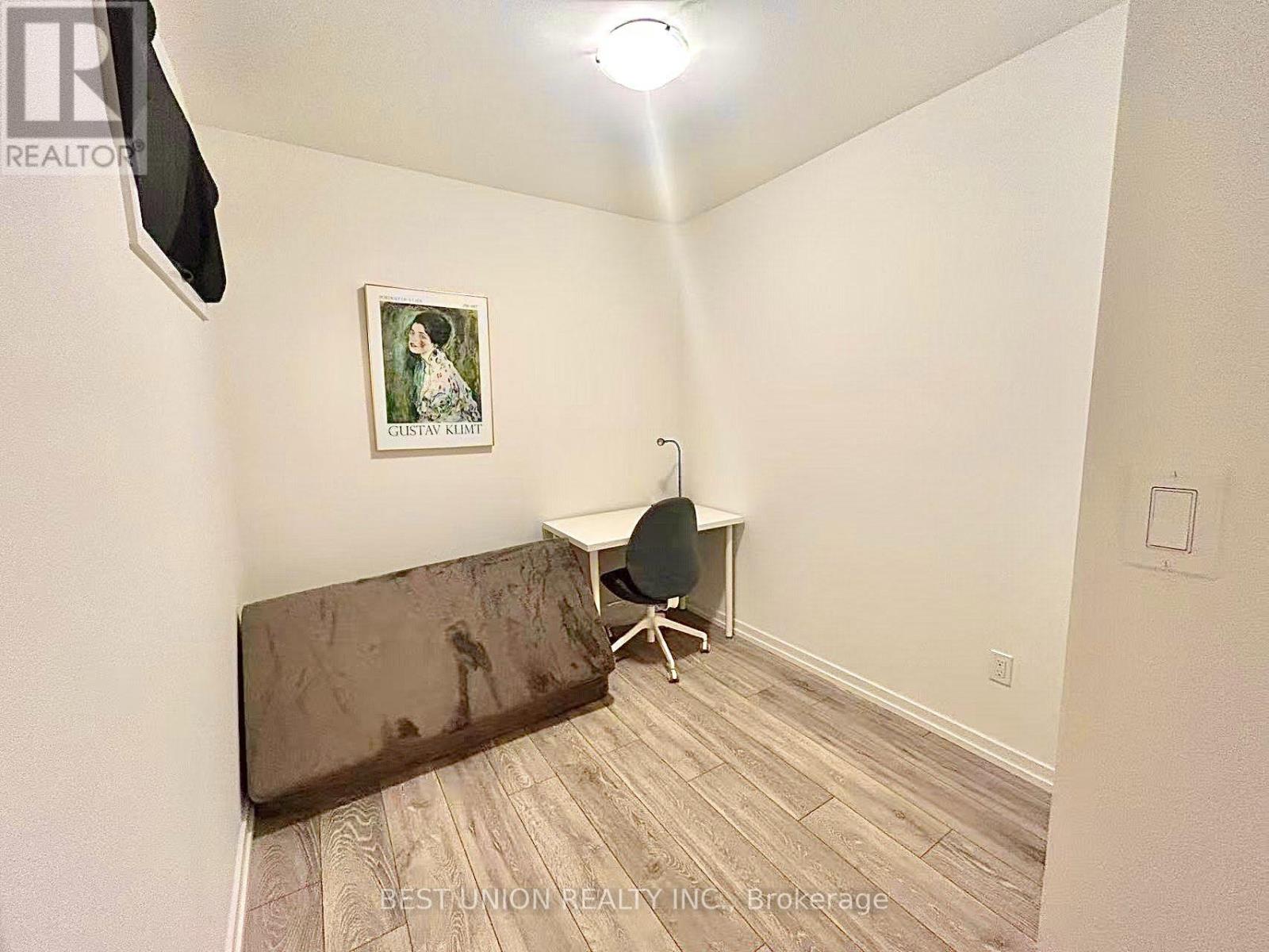 20 - 22 Lytham Green Circle, Newmarket, Ontario  L3Y 0H3 - Photo 7 - N13721228