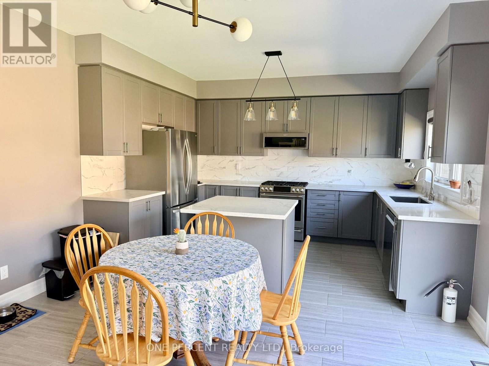52 Bianca Crescent, Wasaga Beach, Ontario  L9Z 0H6 - Photo 4 - S13721220