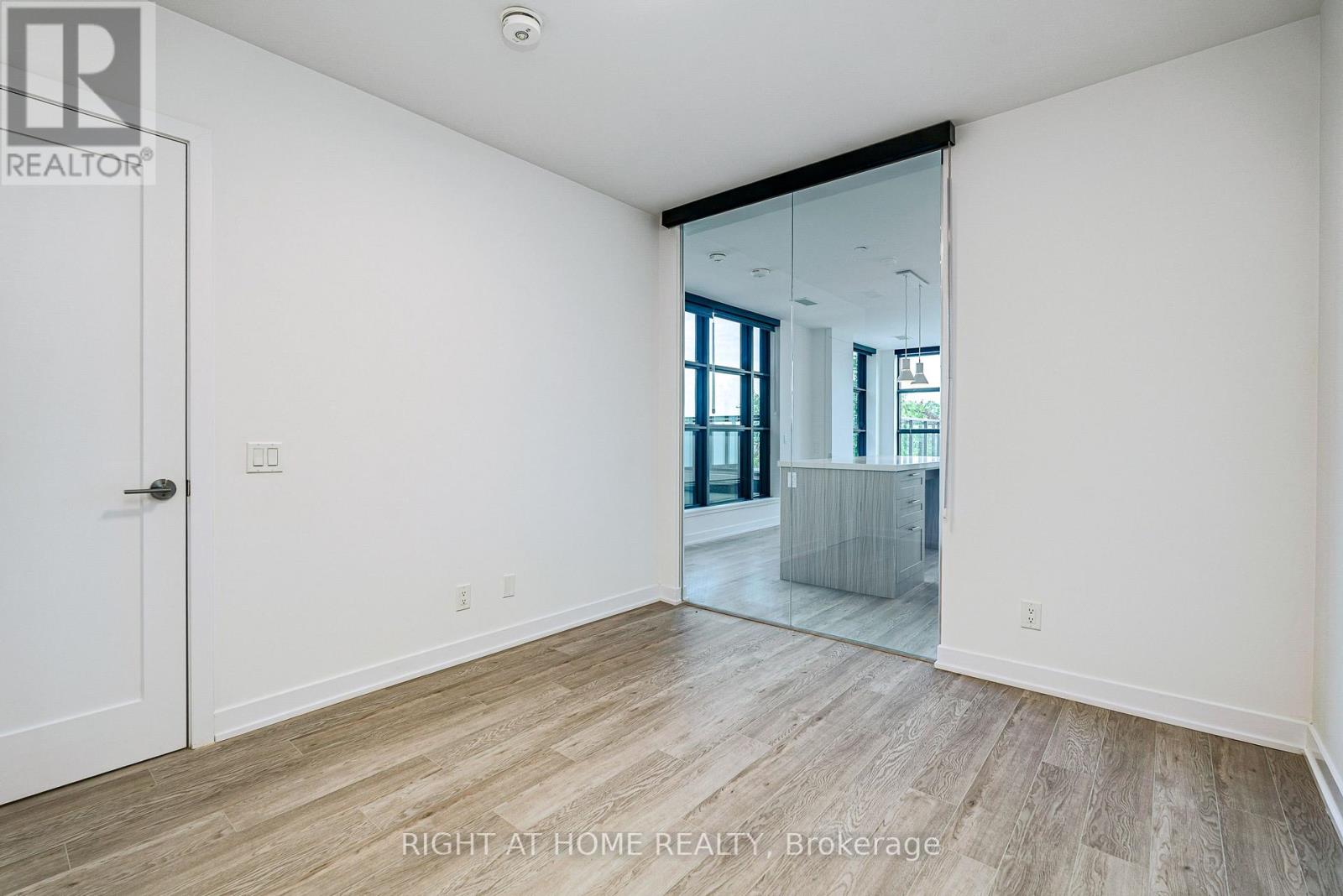 408 - 2946 Dundas Street W, Toronto, Ontario  M6P 1Y8 - Photo 12 - W13721152