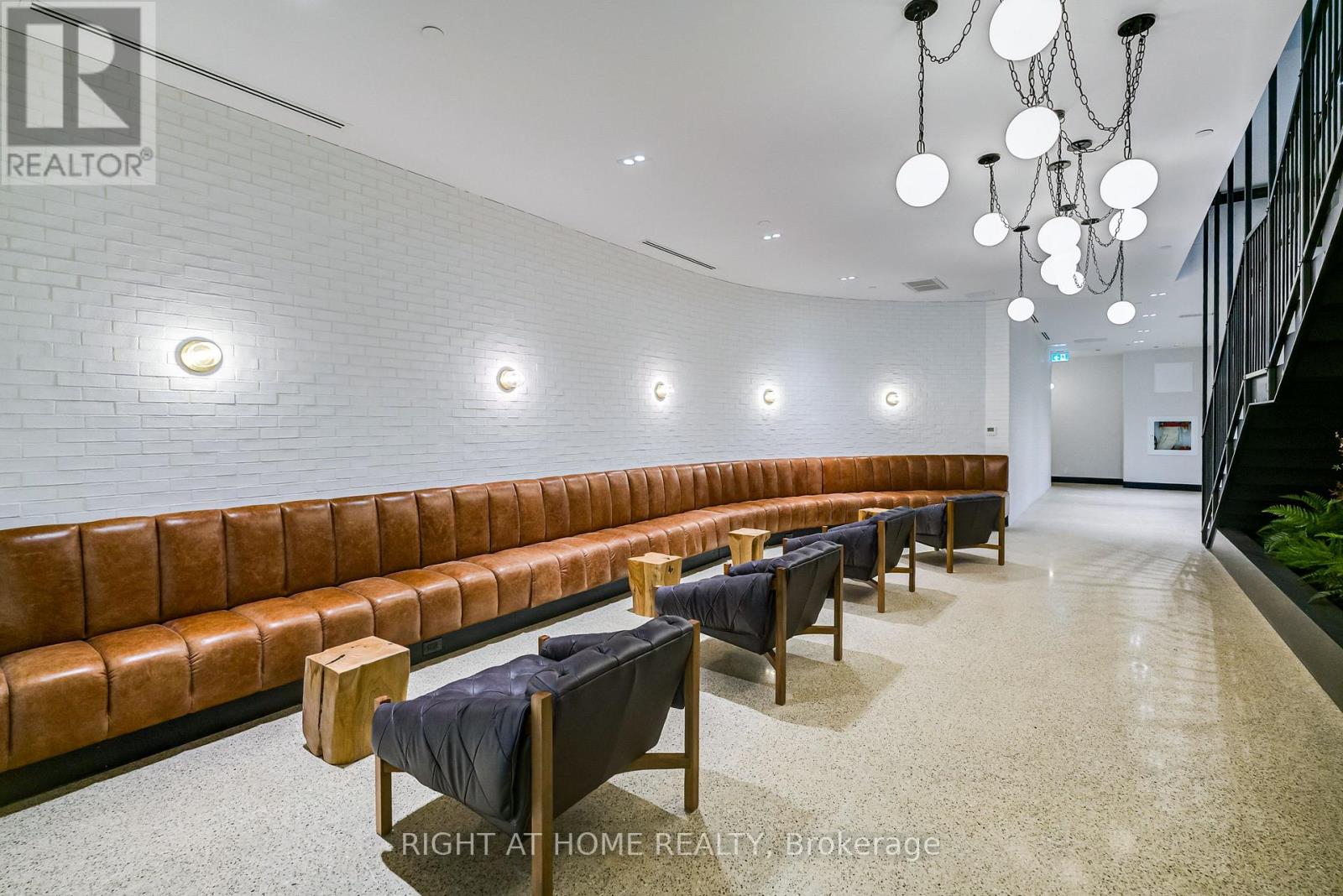 408 - 2946 Dundas Street W, Toronto, Ontario  M6P 1Y8 - Photo 3 - W13721152