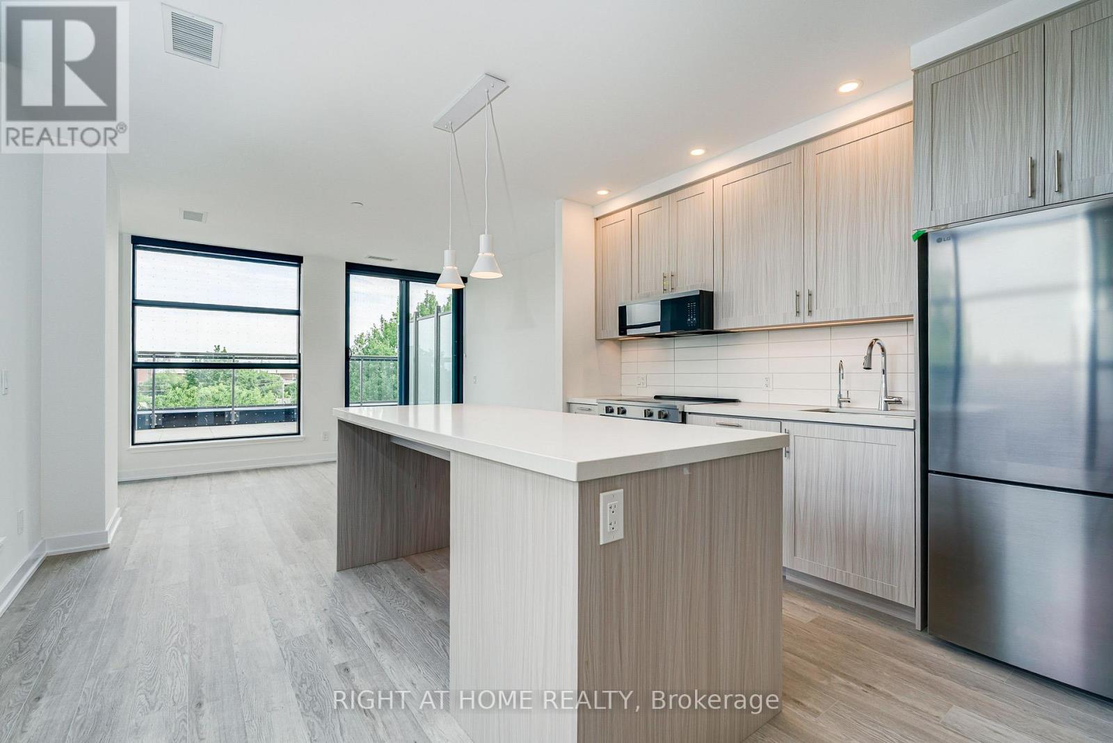 408 - 2946 Dundas Street W, Toronto, Ontario  M6P 1Y8 - Photo 4 - W13721152