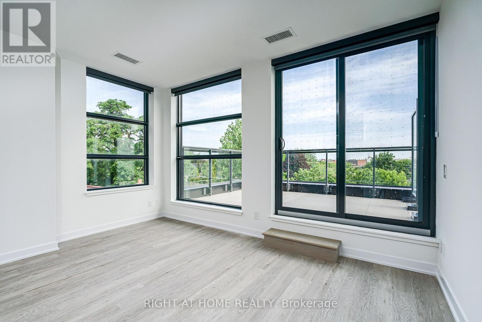 408 - 2946 Dundas Street W, Toronto, Ontario  M6P 1Y8 - Photo 7 - W13721152