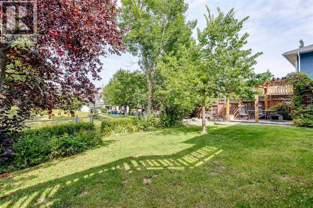337 Sandringham Court NW, Calgary, Alberta  T3K 3V6 - Photo 37 - A2339540