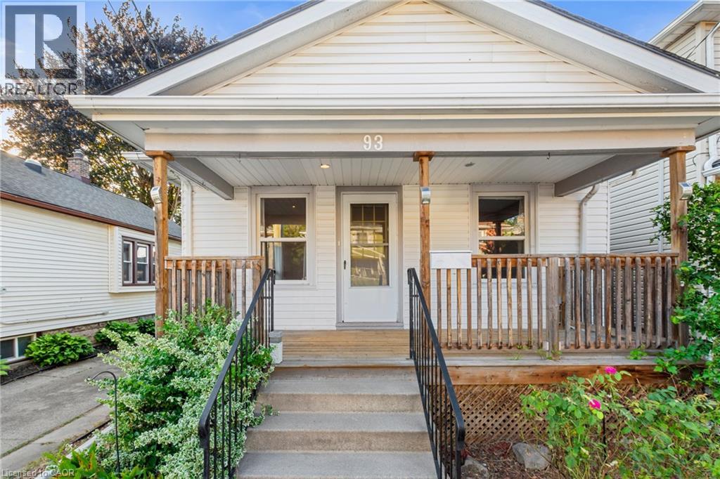 93 Sherwood Avenue, St. Catharines, Ontario  L2R 1X4 - Photo 3 - 40848463