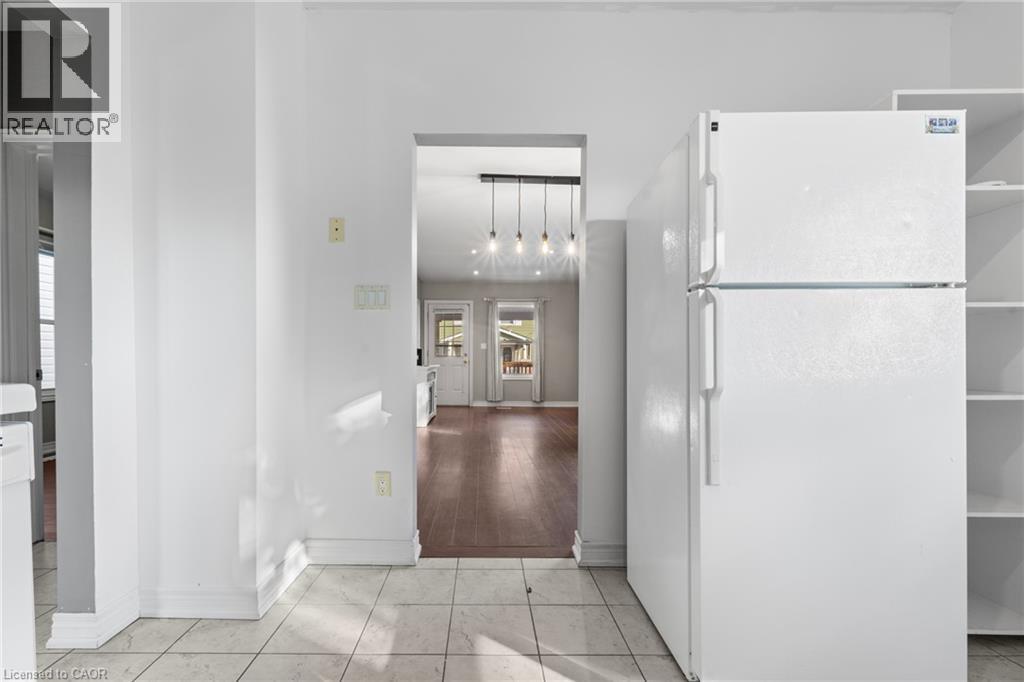 93 Sherwood Avenue, St. Catharines, Ontario  L2R 1X4 - Photo 12 - 40848463