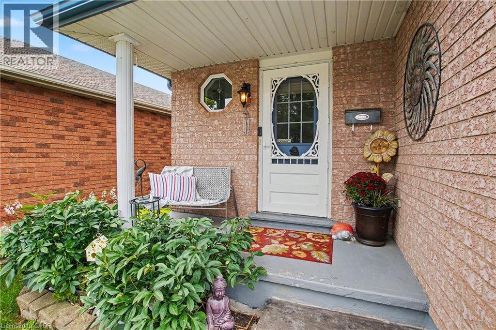 17 BUSH CLOVER Crescent, Kitchener, Ontario