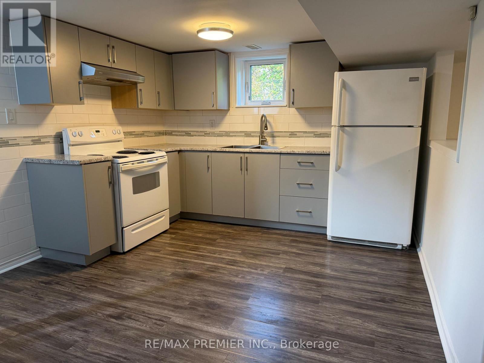 BSMT - 404 RUSTIC ROAD, Toronto, Ontario