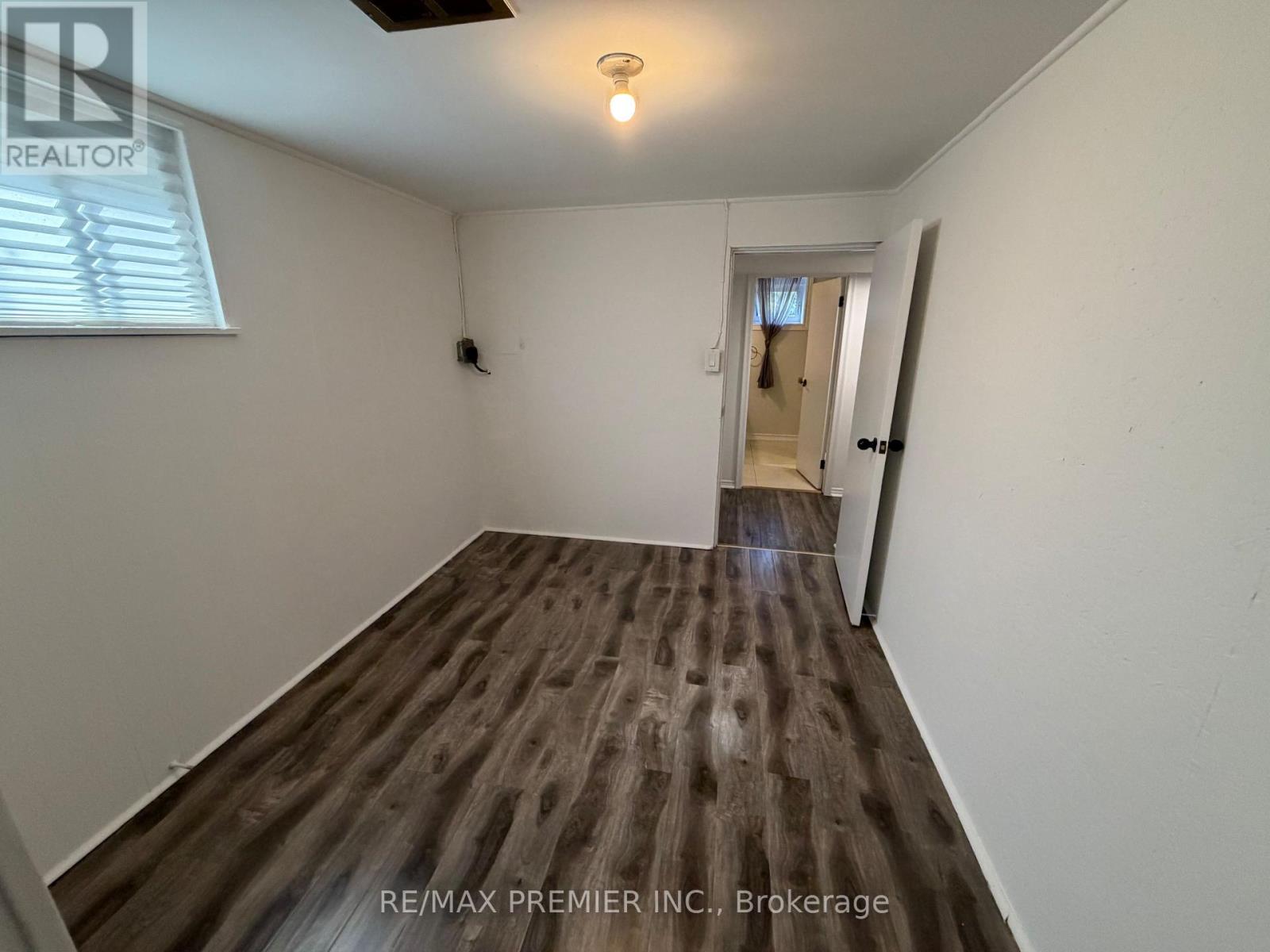 Bsmt - 404 Rustic Road, Toronto, Ontario M6L 1W7 - Photo 7 - W13711880
