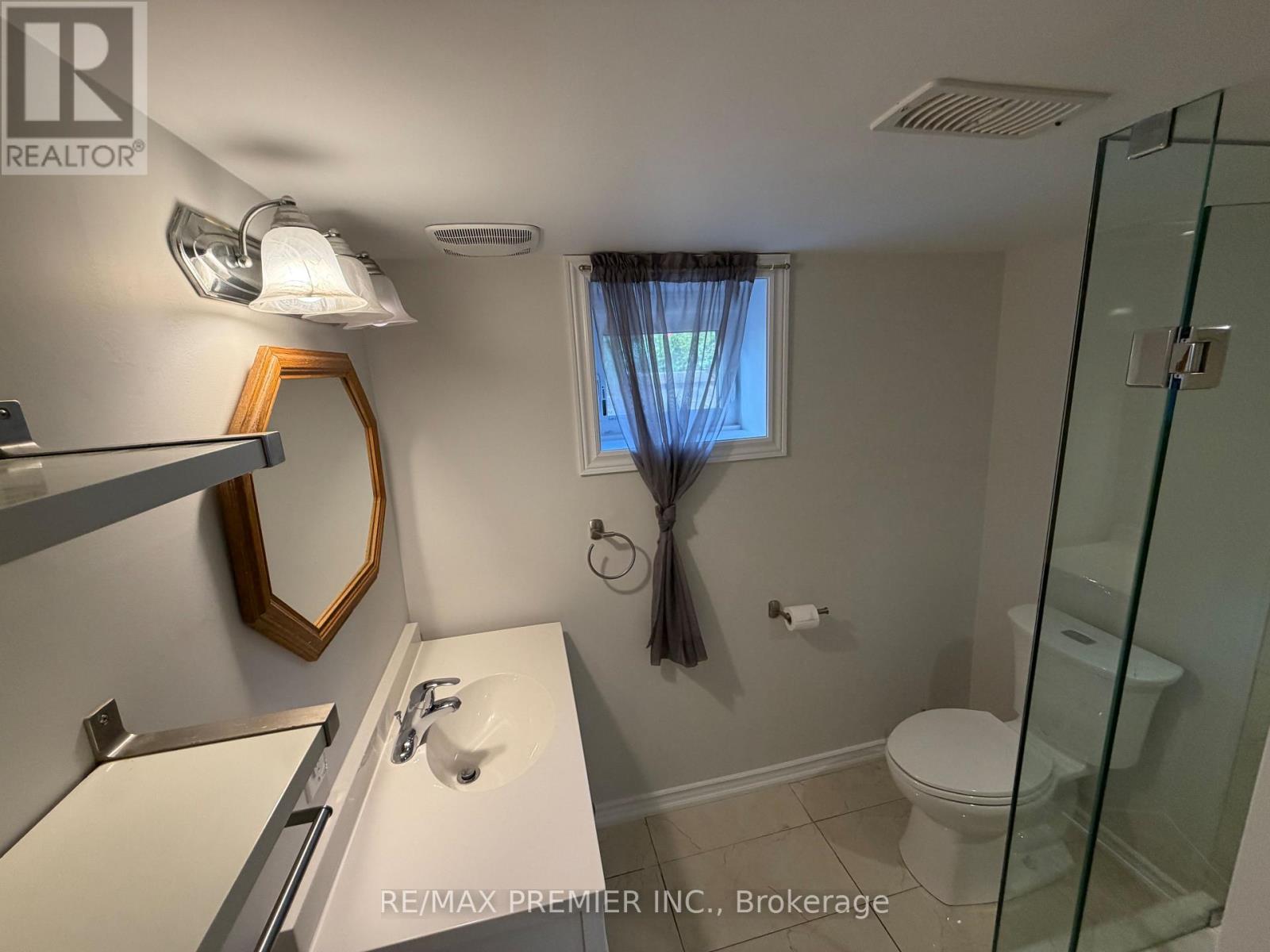 Bsmt - 404 Rustic Road, Toronto, Ontario M6L 1W7 - Photo 8 - W13711880