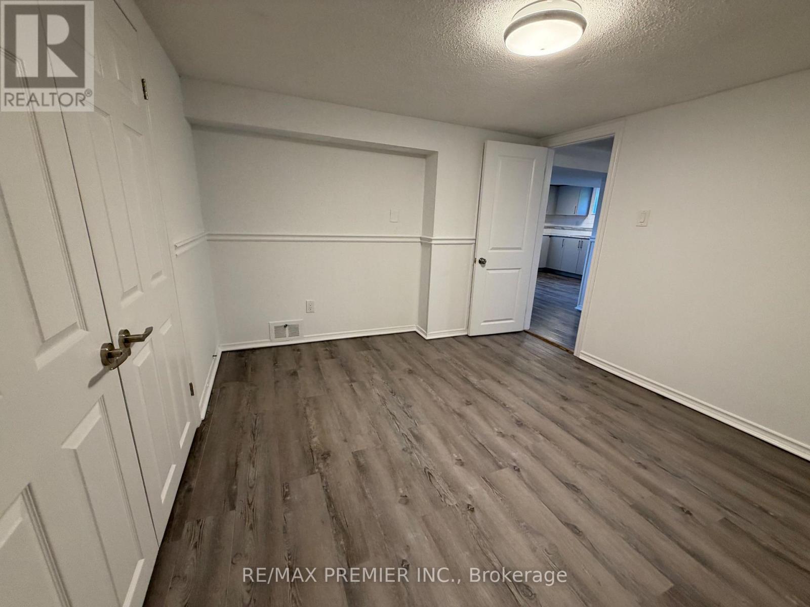 Bsmt - 404 Rustic Road, Toronto, Ontario M6L 1W7 - Photo 5 - W13711880