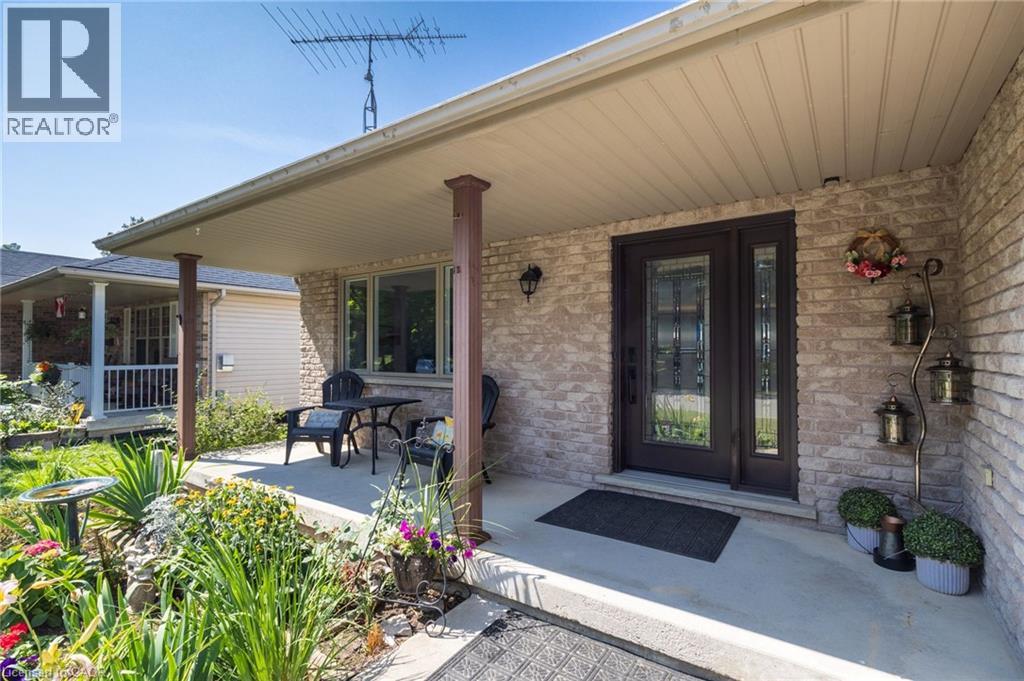 915 St George Street, Port Dover, Ontario  N0A 1N0 - Photo 2 - 40851328