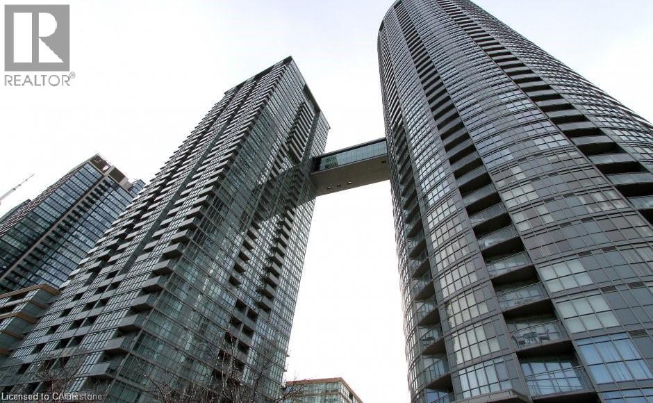 15 Iceboat Terrace Unit# 2203, Toronto, Ontario  M5V 4A5 - Photo 2 - 40852140