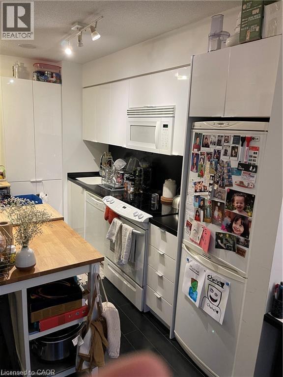 15 Iceboat Terrace Unit# 2203, Toronto, Ontario  M5V 4A5 - Photo 10 - 40852140