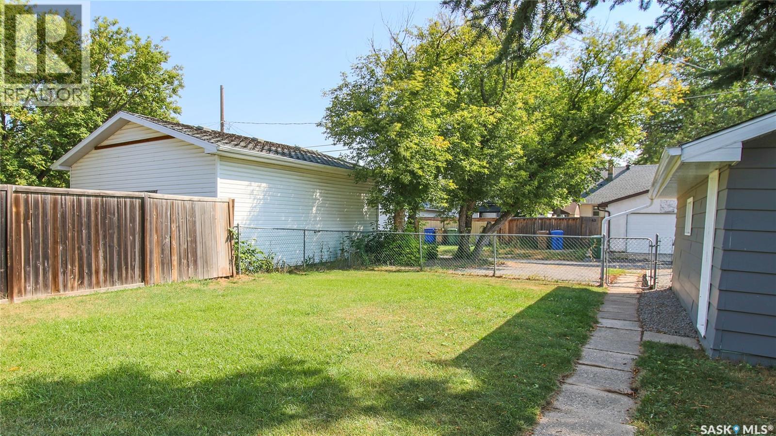 1073 Mcintosh Street, Regina, Saskatchewan  S4T 5B8 - Photo 36 - SK046884