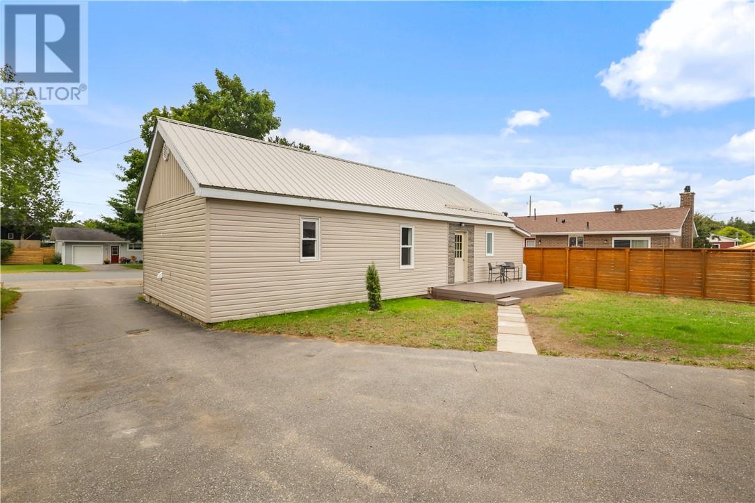 150 King Street, Massey, Ontario  P0P 1P0 - Photo 5 - 2130053