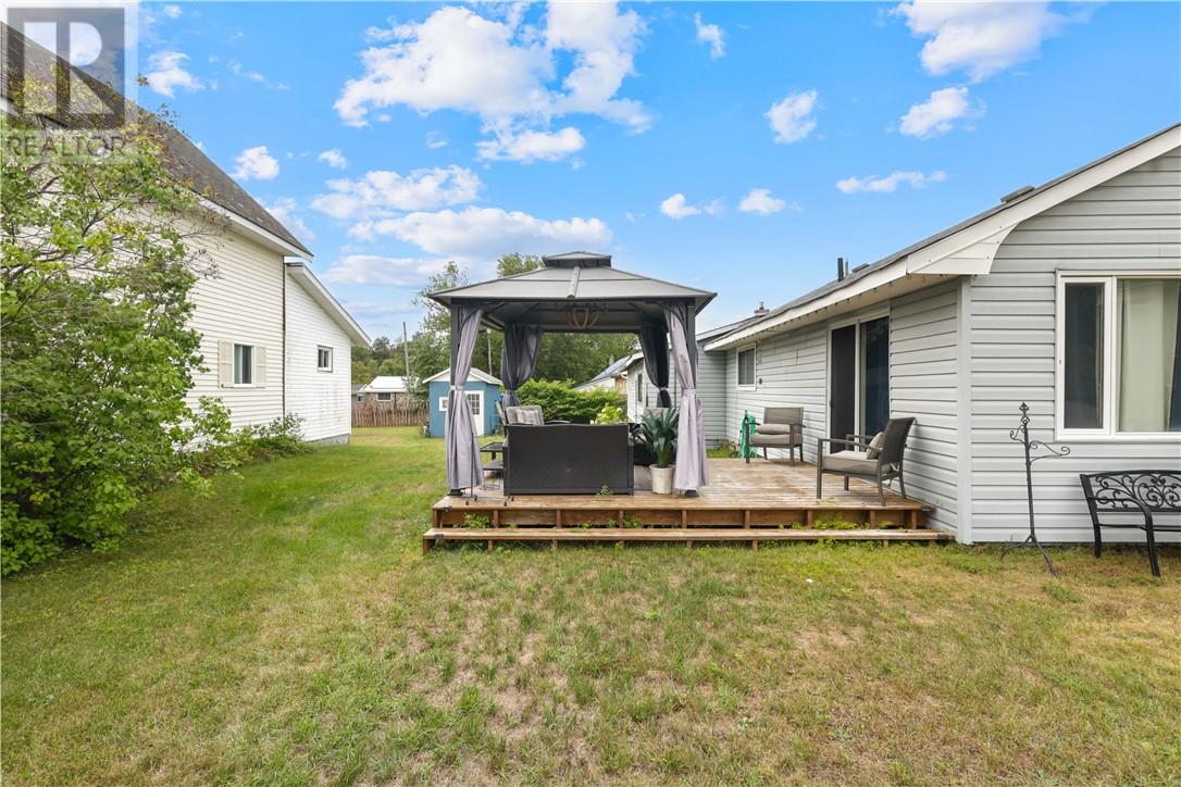305 Castle Street, Massey, Ontario  P0P 1P0 - Photo 4 - 2130050