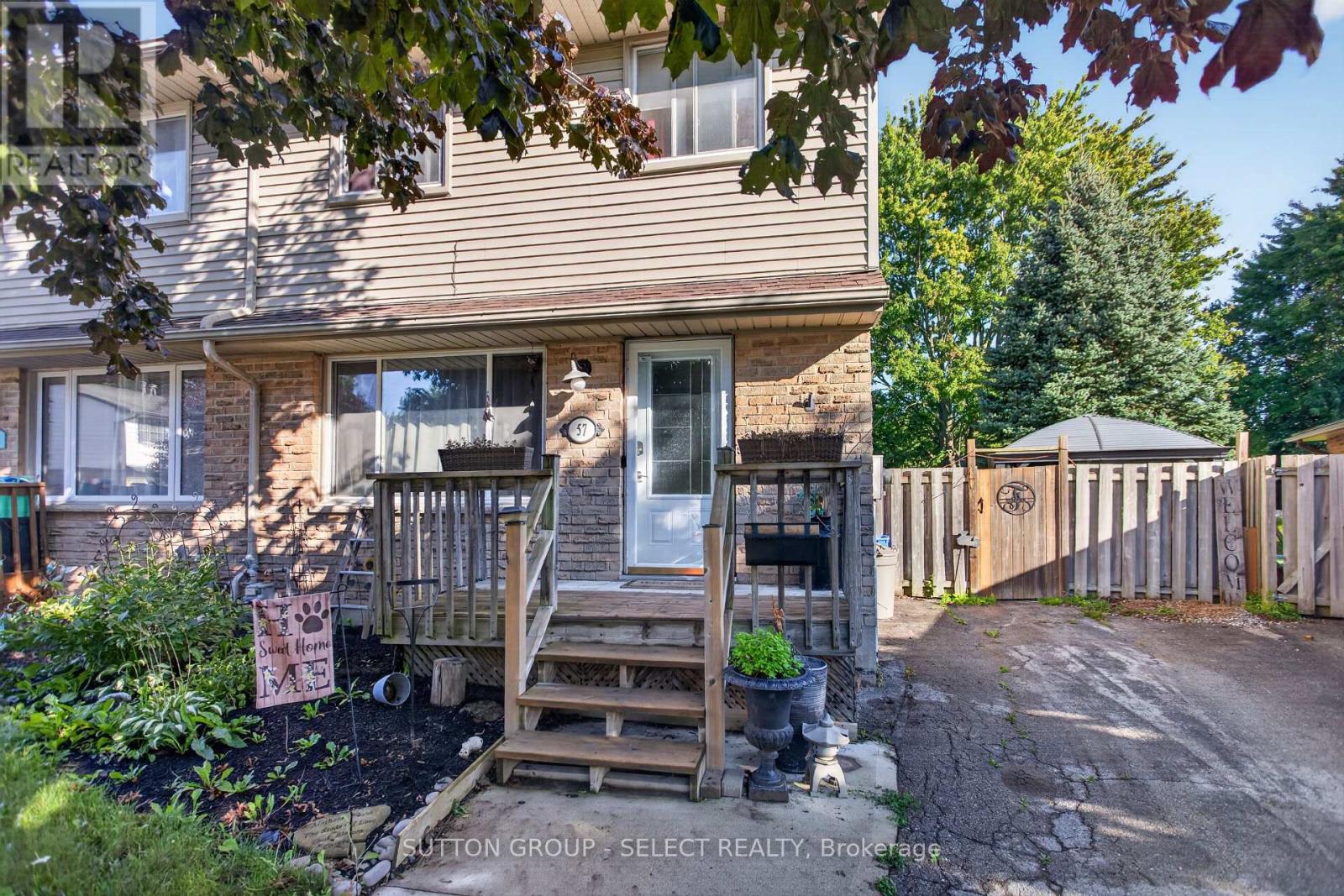 57 EDGEMERE PLACE London South (South T) Ontario Canada N5Z4M7 3