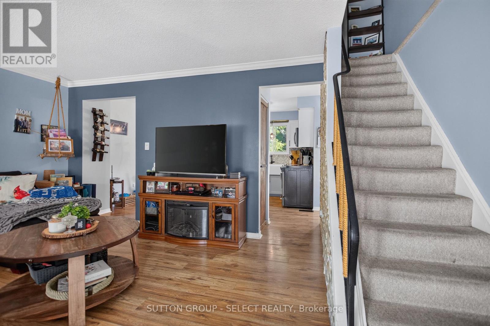 57 EDGEMERE PLACE London South (South T) Ontario Canada N5Z4M7 4