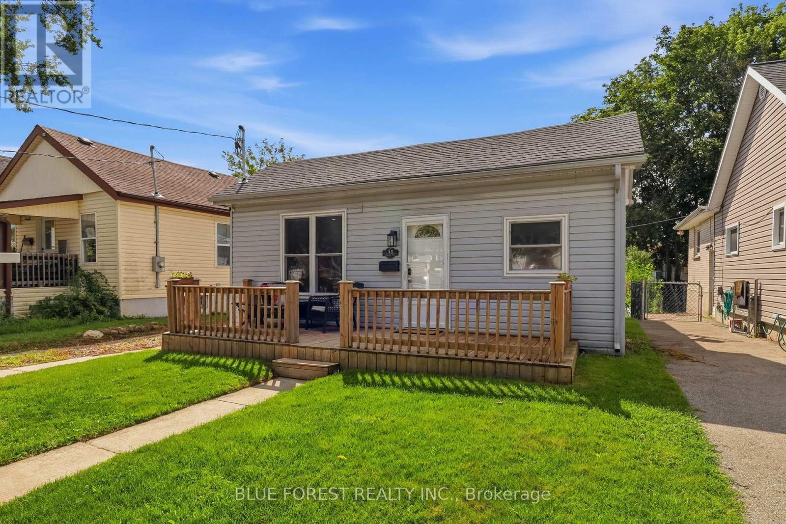 35 MACKAY AVENUE, London South, Ontario