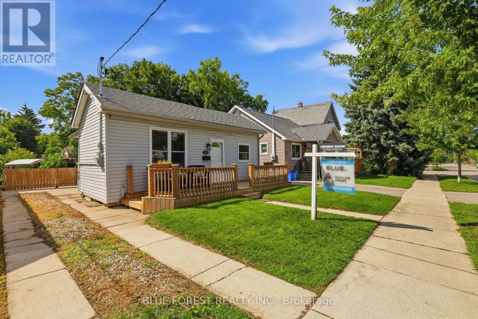 35 Mackay Avenue, London South, Ontario  N6J 2V1 - Photo 2 - X13721452