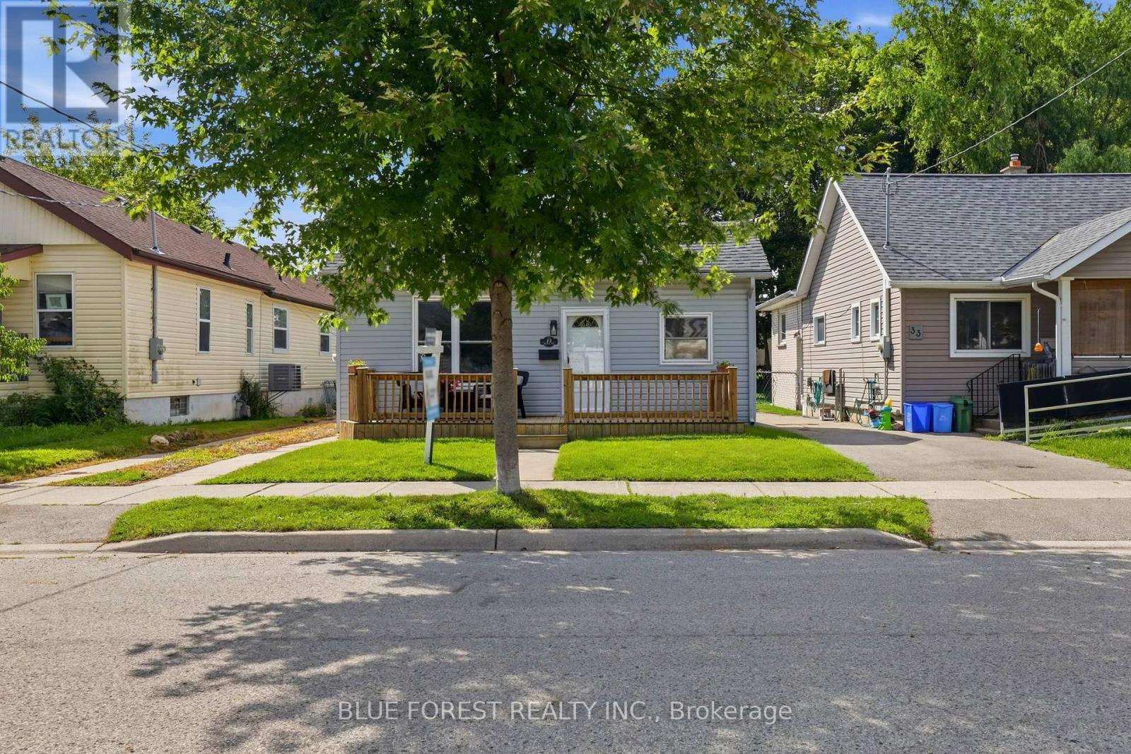 35 Mackay Avenue, London South, Ontario  N6J 2V1 - Photo 3 - X13721452