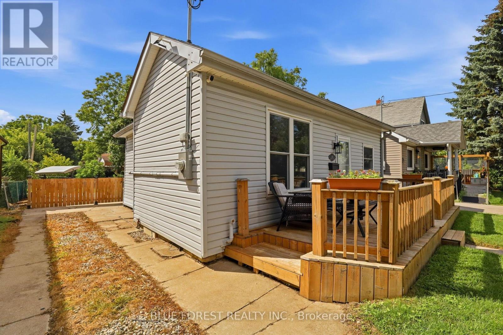 35 Mackay Avenue, London South, Ontario  N6J 2V1 - Photo 5 - X13721452