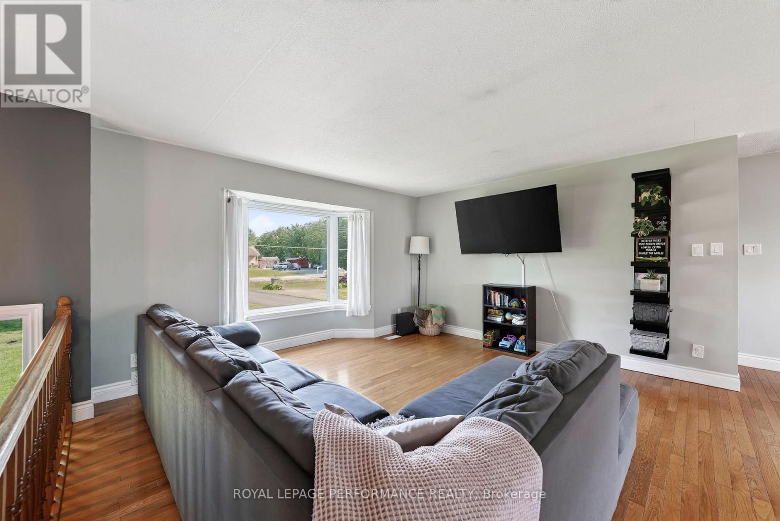 16217 Northfield Road, South Stormont, Ontario  K0C 1R0 - Photo 7 - X13721490