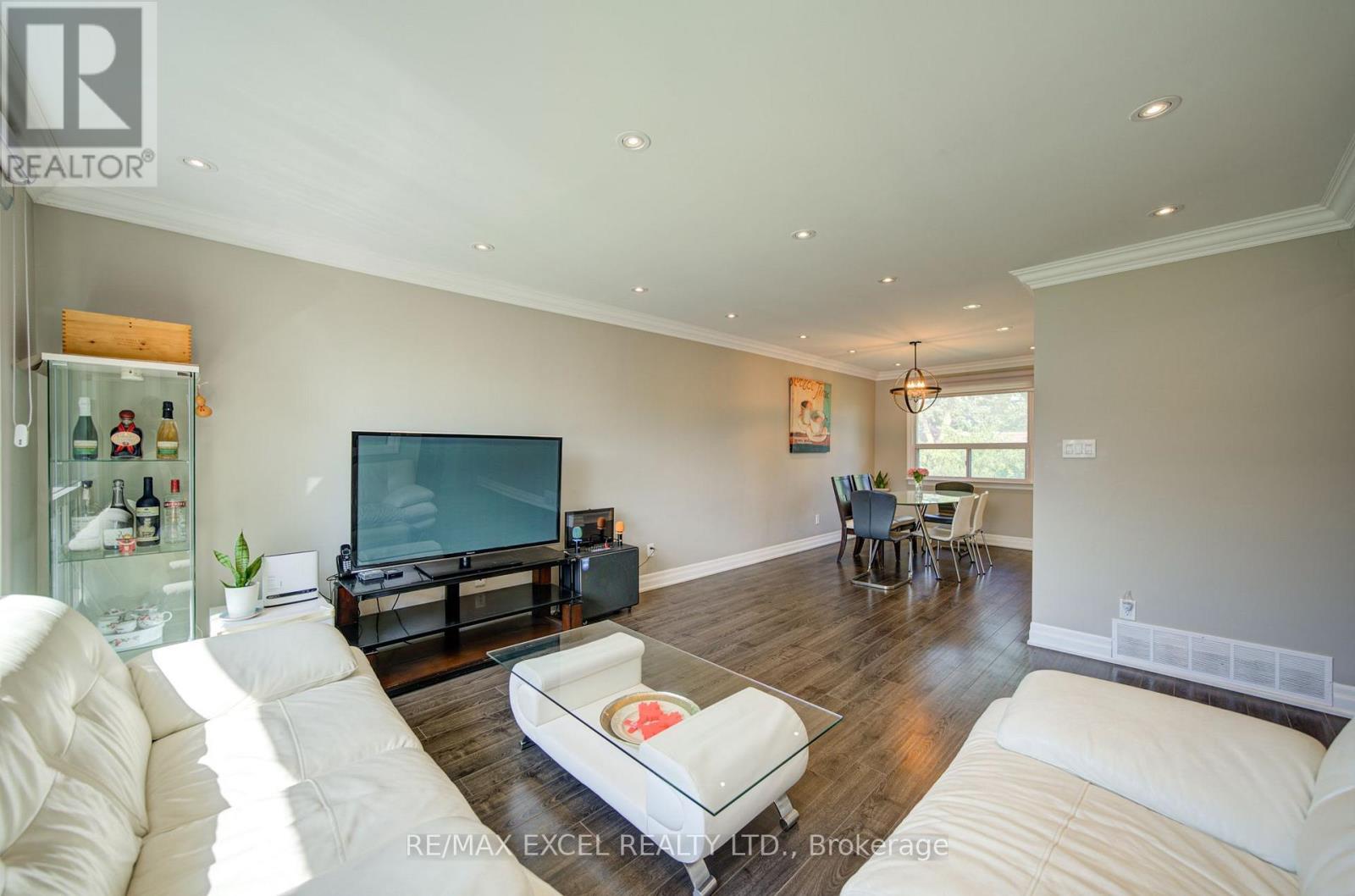 6 Averill Crescent, Toronto, Ontario  M2M 2A9 - Photo 10 - C13721436