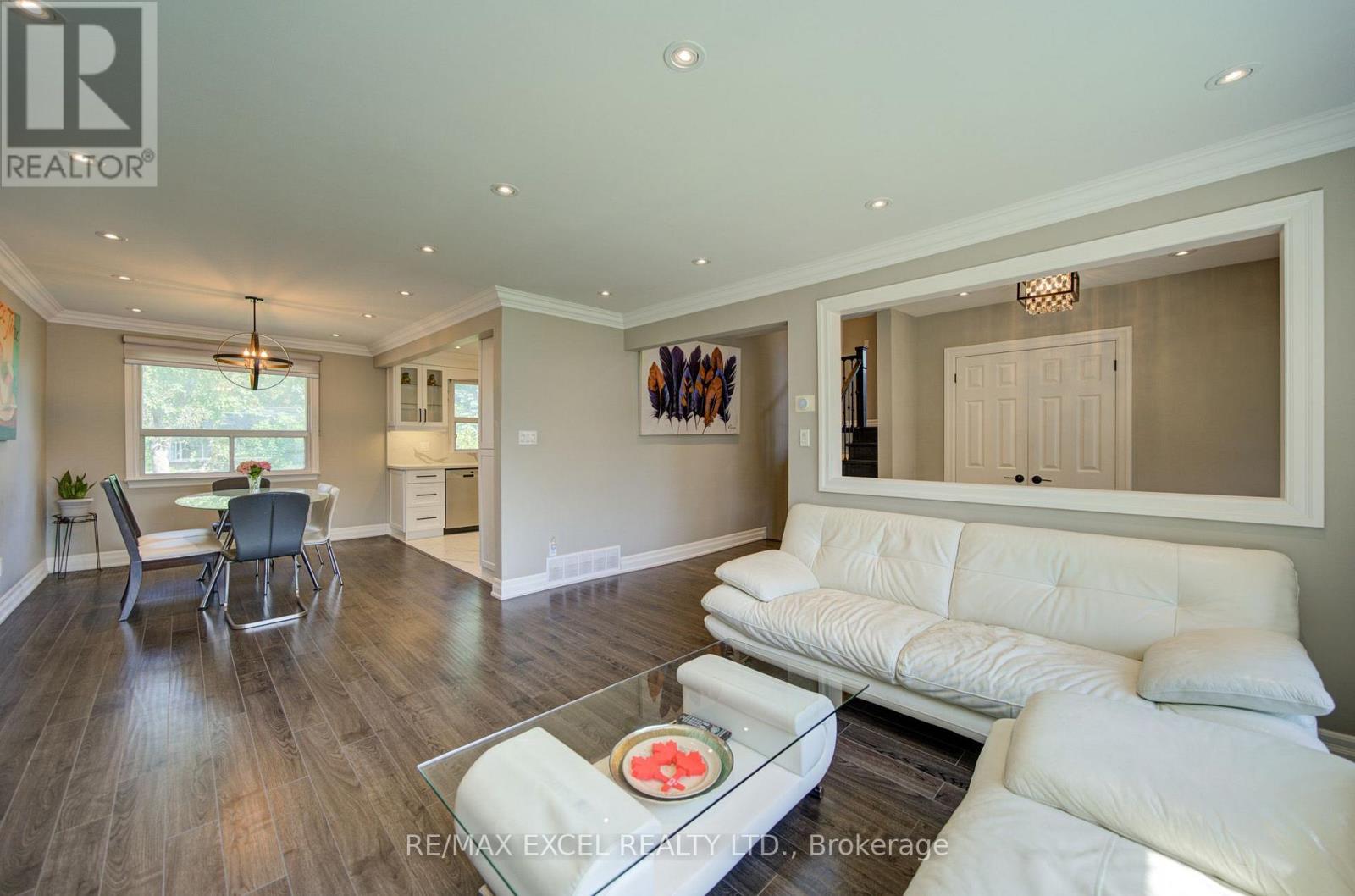 6 Averill Crescent, Toronto, Ontario  M2M 2A9 - Photo 11 - C13721436