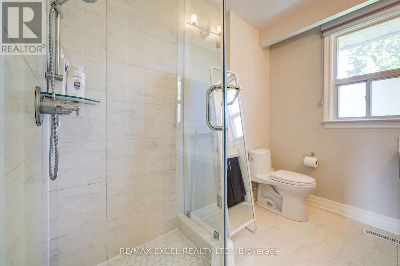 6 Averill Crescent, Toronto, Ontario  M2M 2A9 - Photo 28 - C13721436