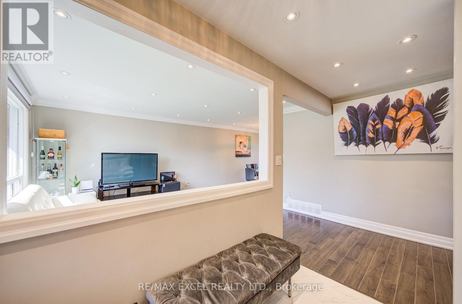 6 Averill Crescent, Toronto, Ontario  M2M 2A9 - Photo 5 - C13721436