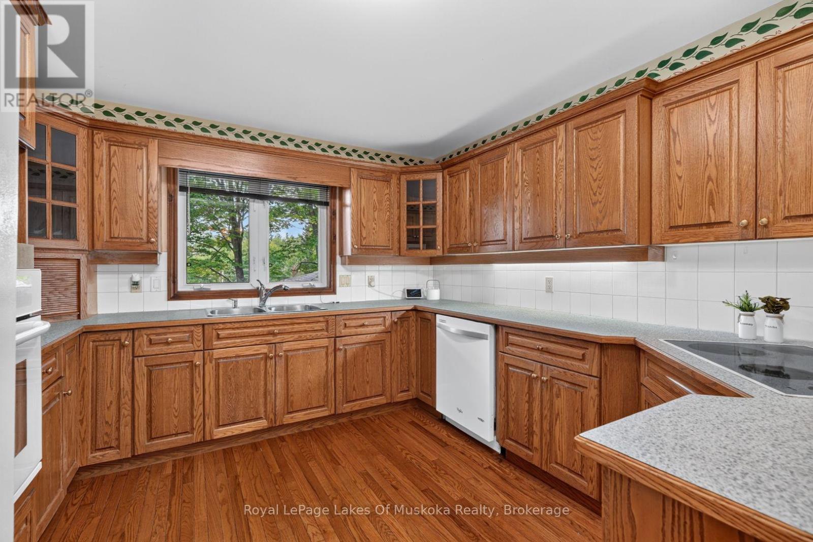 9 Silver Street, Huntsville, Ontario  P1H 1M1 - Photo 10 - X13721402