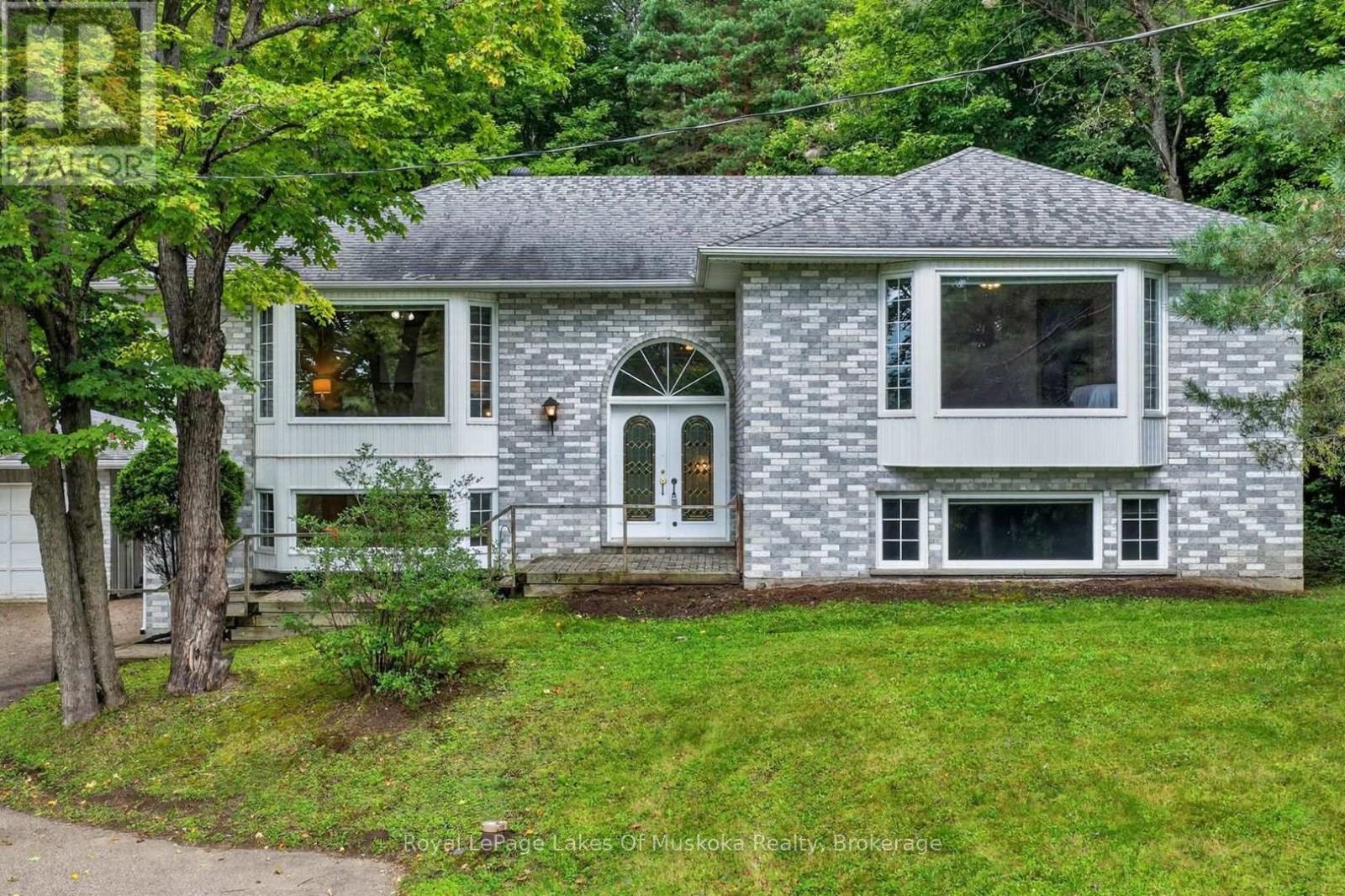 9 Silver Street, Huntsville, Ontario  P1H 1M1 - Photo 2 - X13721402