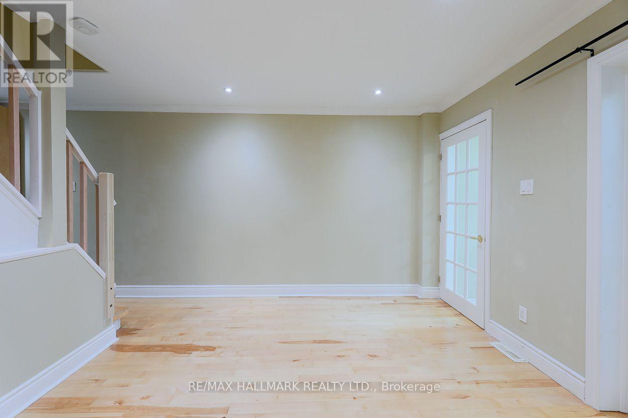 703 Craven Road, Toronto, Ontario  M4L 2Z7 - Photo 10 - E13721404