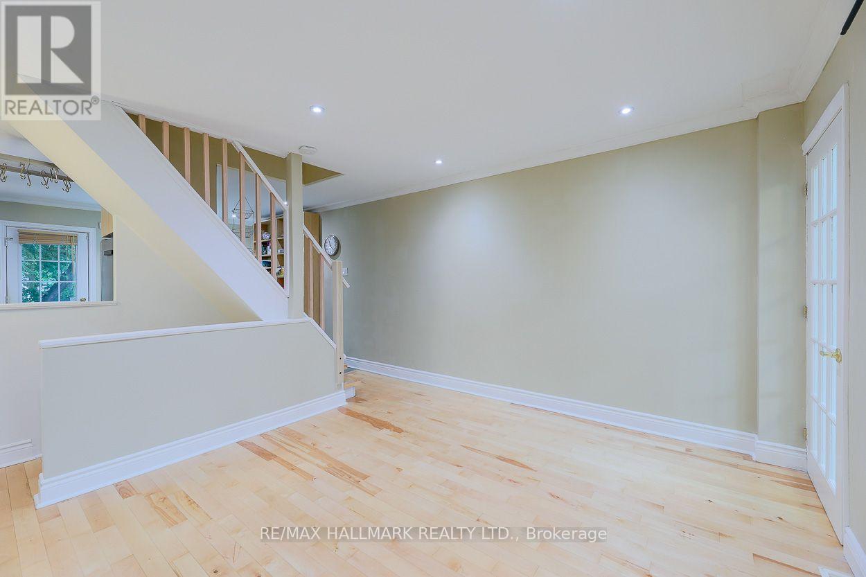 703 Craven Road, Toronto, Ontario  M4L 2Z7 - Photo 11 - E13721404