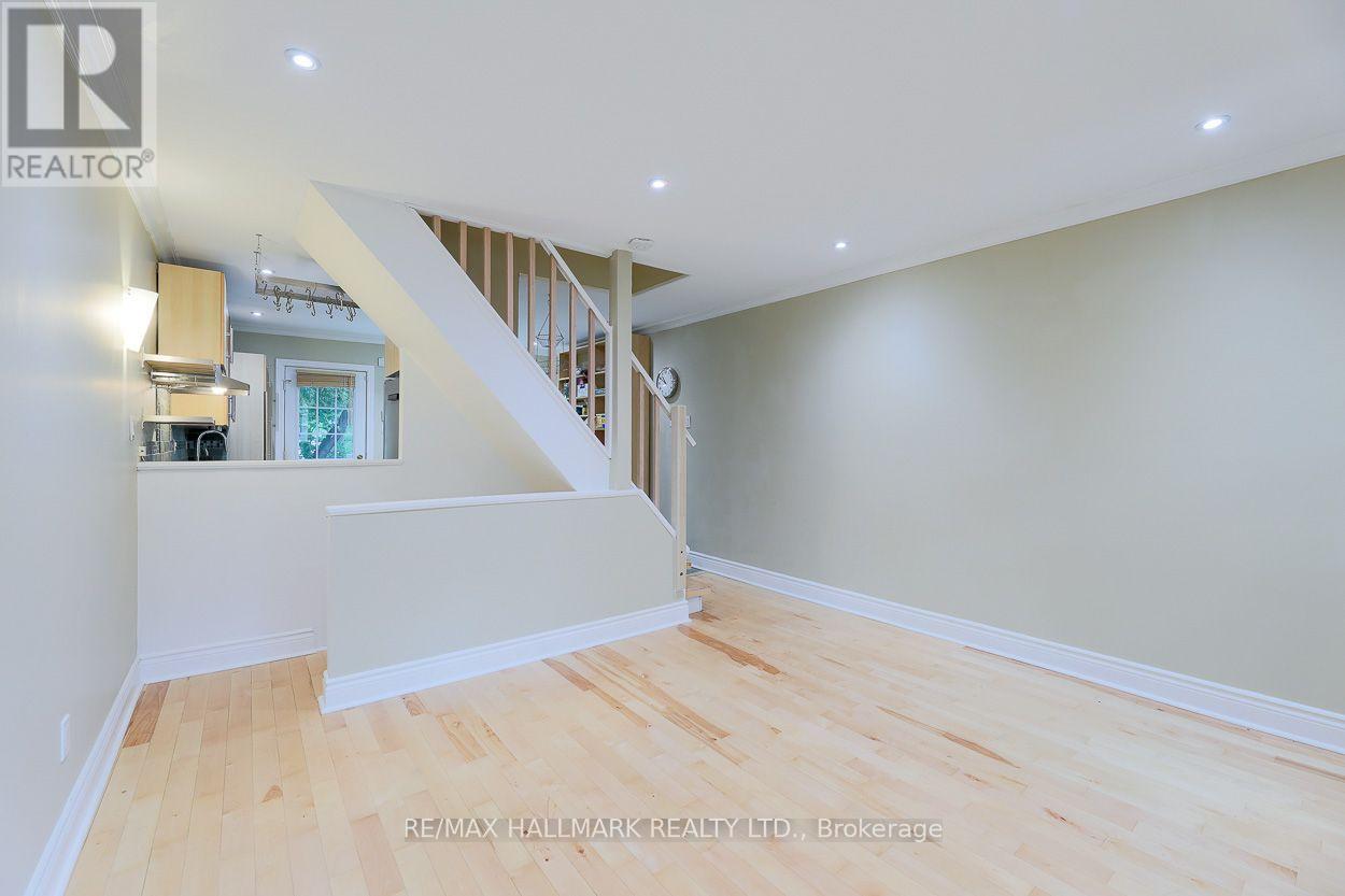 703 Craven Road, Toronto, Ontario  M4L 2Z7 - Photo 13 - E13721404